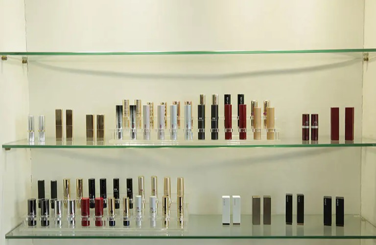 La scienza dei tubetti di mascara: come le formulazioni e il packaging lavorano insieme